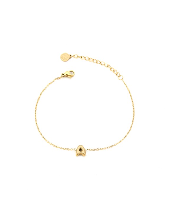Pulsera dorada con colgante de letra A