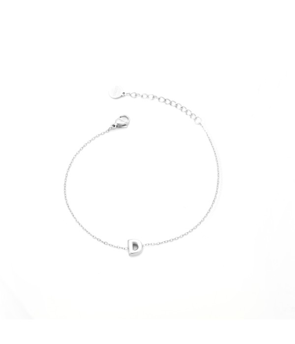 Pulsera plateada con colgante de letra D