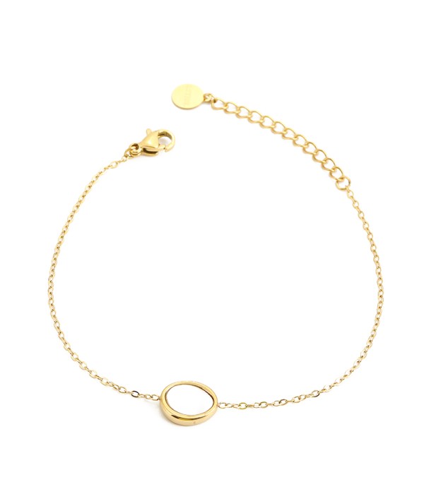 Pulsera dorada con óvalo
