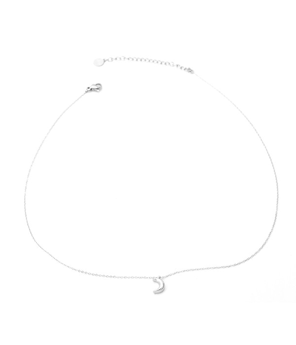 Collar plateado con luna