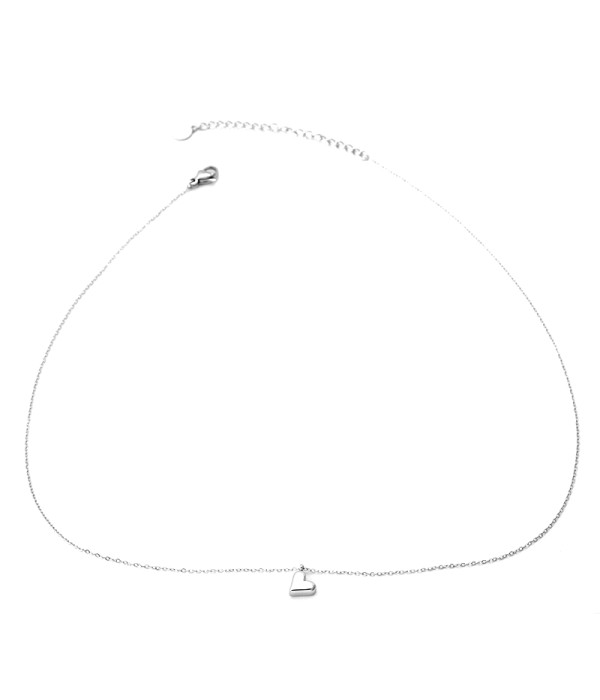 Collar plateado con corazón