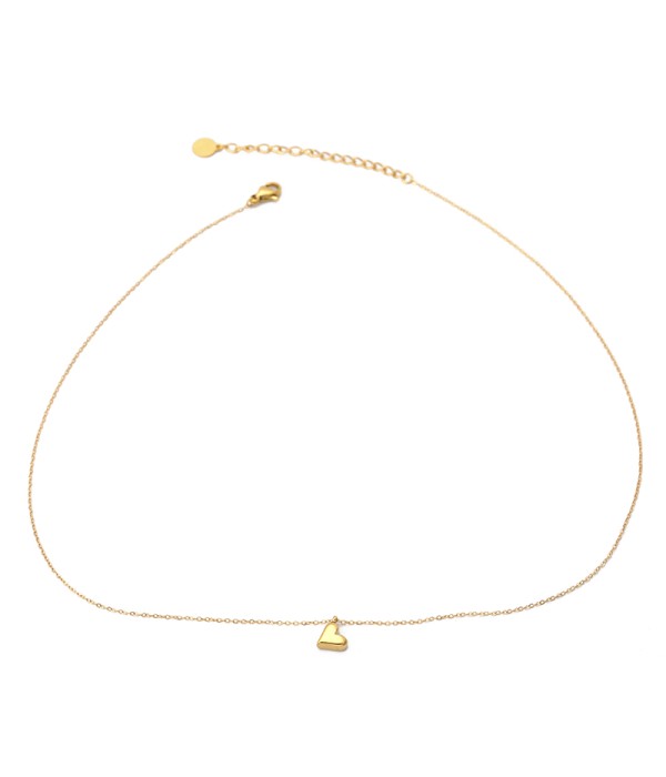 Collar dorado con corazón