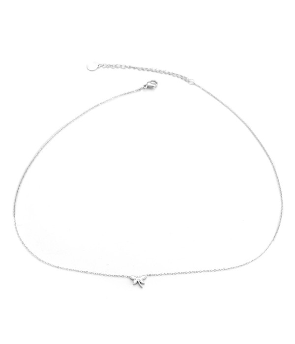 Collar plateado con libélula de nácar