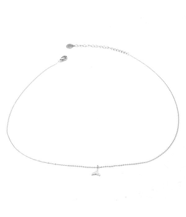 Collar plateado con cola de pez de nácar