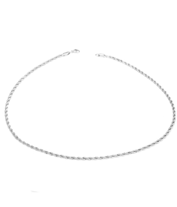 Collar plateado de cadena simple trenzada