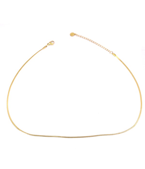 Collar dorado de cadena tipo serpiente