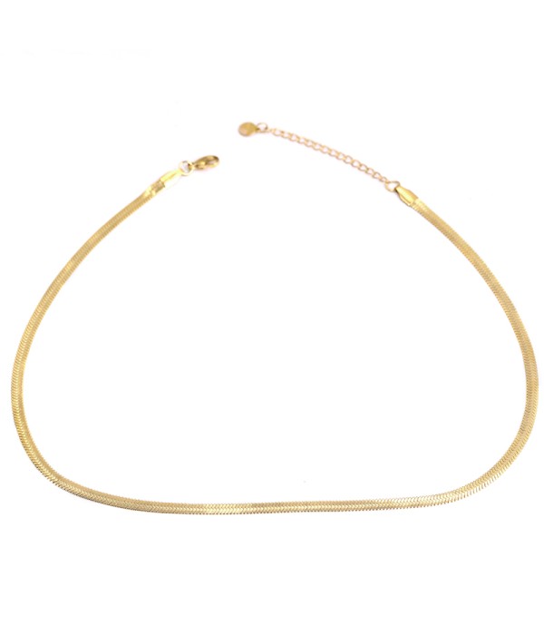 Collar dorado de cadena tipo serpiente