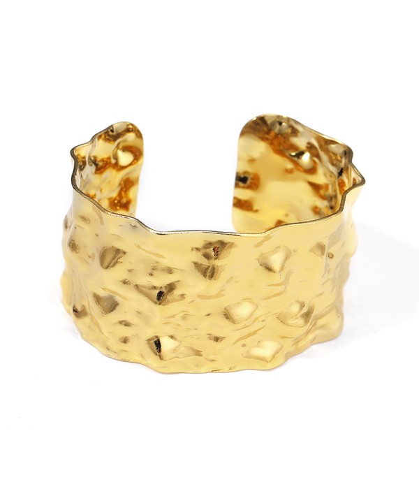 Brazalete dorada martillada