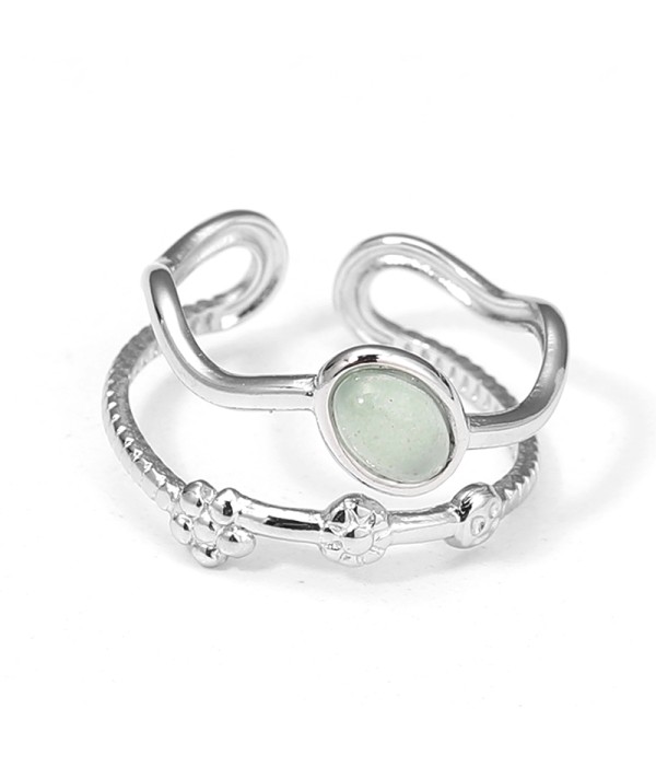 Anillo plateado con piedras