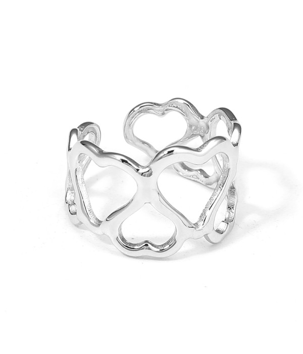 Anillo plateado de aros de corazones