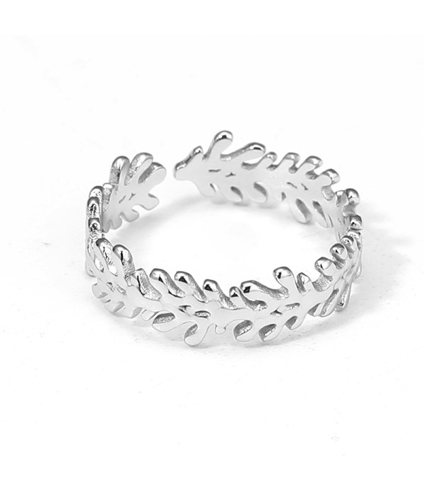 Anillo plateado de aros de corales