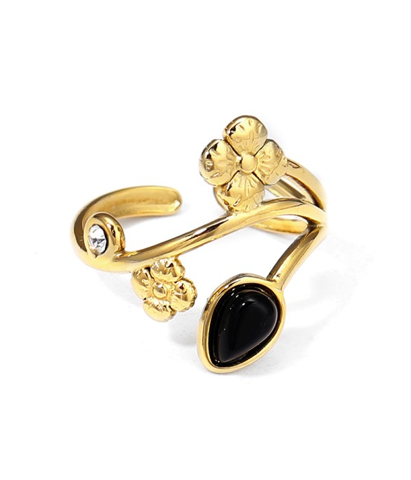 Anillo dorado con piedras