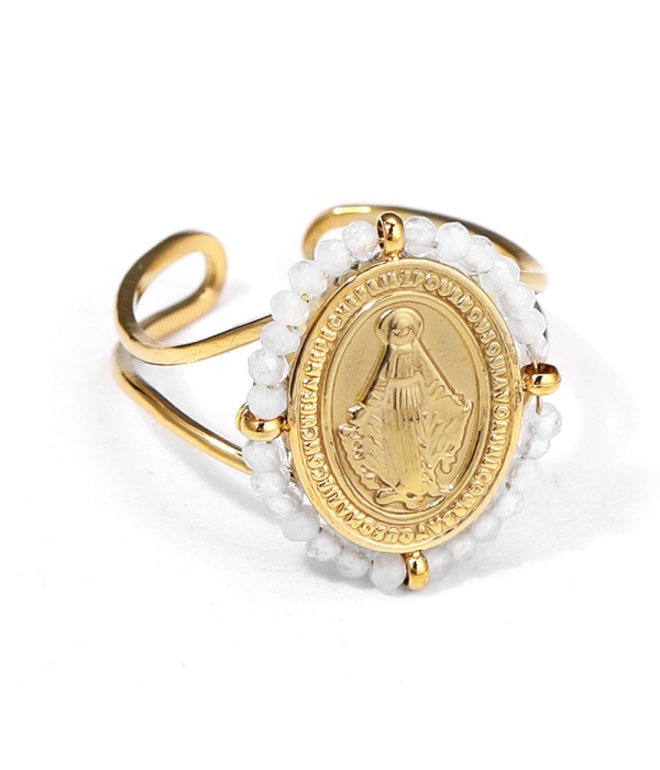 Anillo dorado con imagen de Cristo