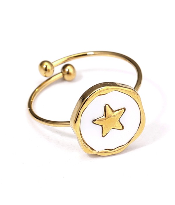 Anillo dorado de nácar con estrella