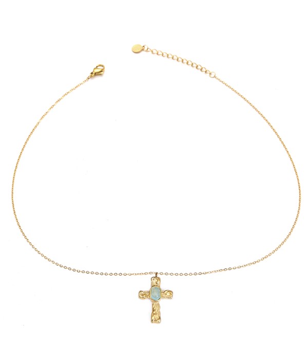 Collar dorado con colgante de cruz con piedra
