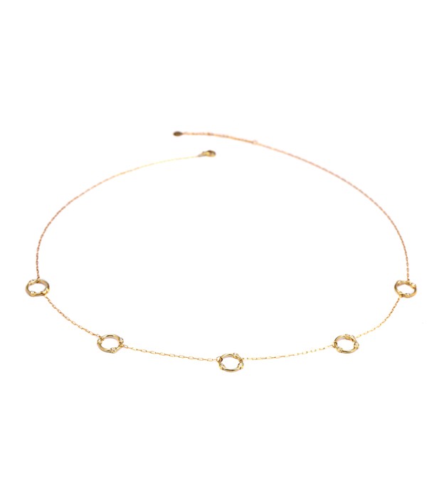 Collar dorado con eslabones circulares texturizados