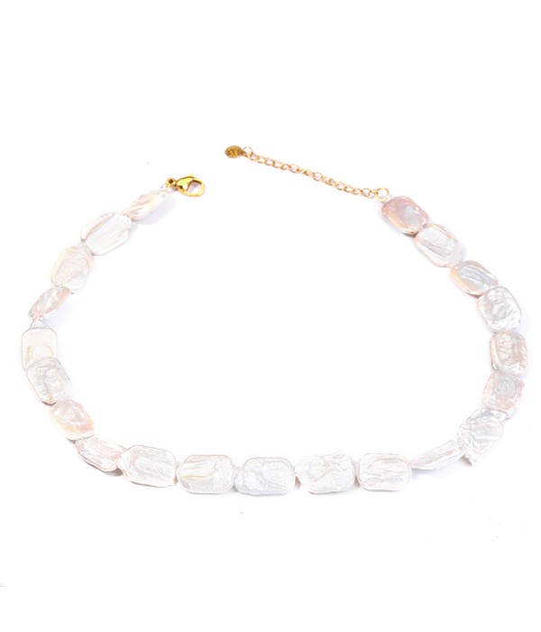 Collar de perlas irregulares naturales