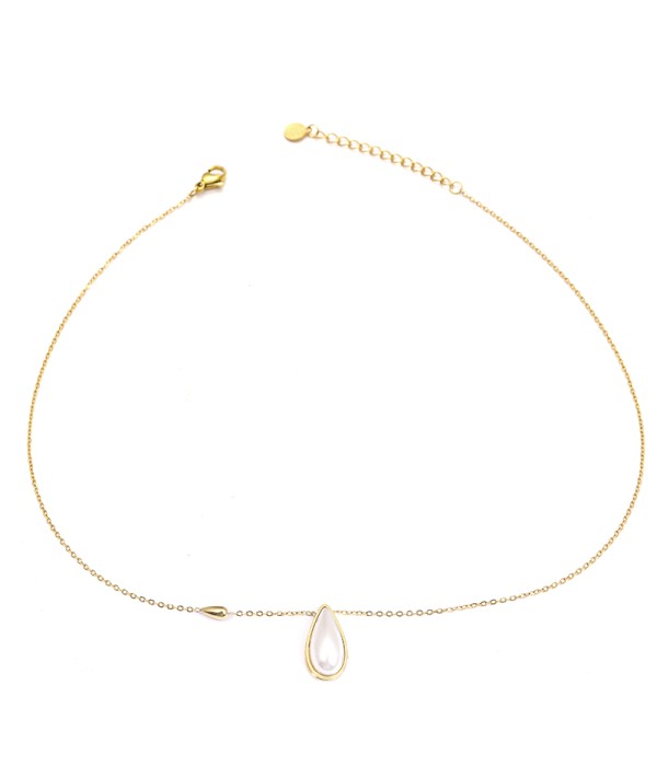 Collar dorado con colgante de gota nacarada
