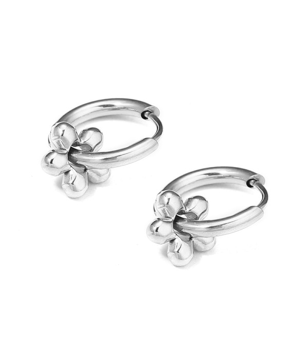 Pendientes de aros con flor en relieve