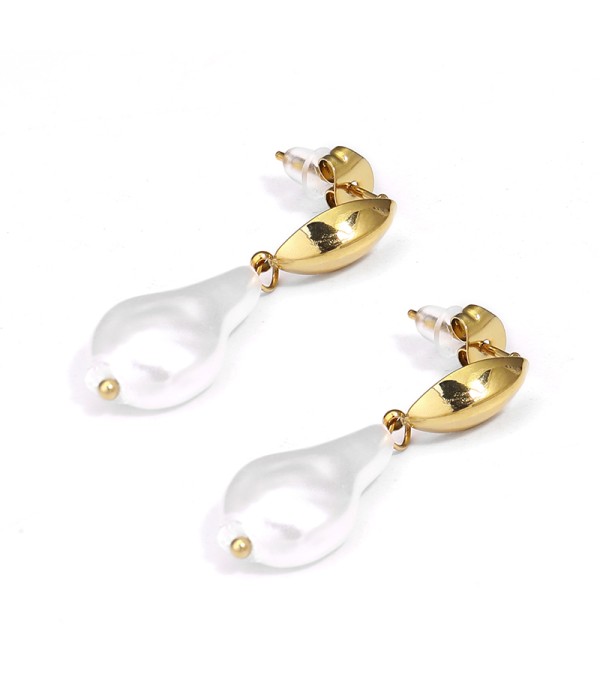 Pendientes lágrima con perla y detalle dorado
