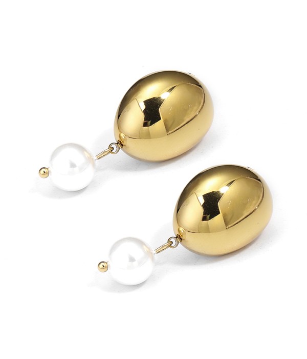 Pendientes dorados con perla colgante