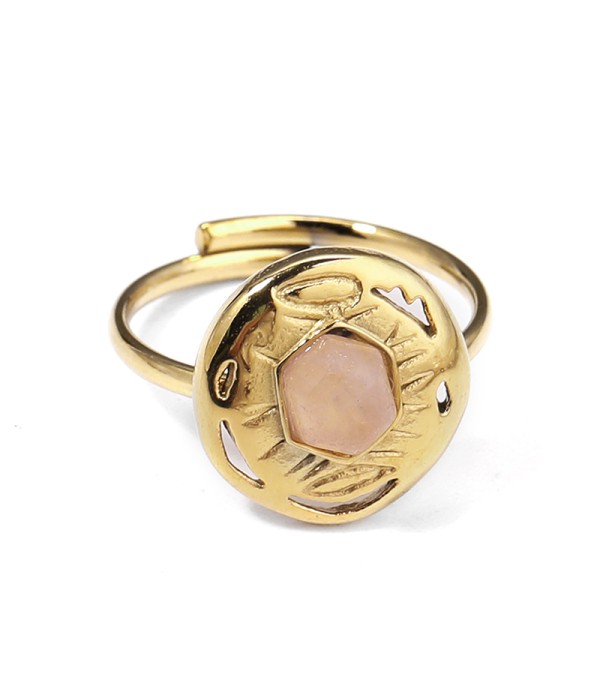 Anillo dorado con diseño tribal calado