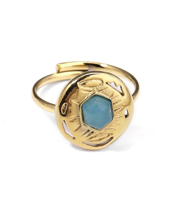 Anillo dorado con diseño tribal calado