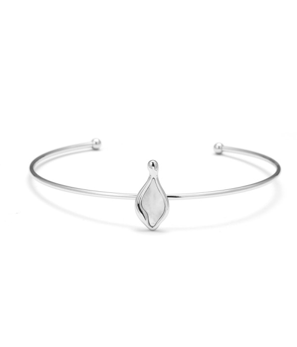 Pulsera rígida plateada con central gota