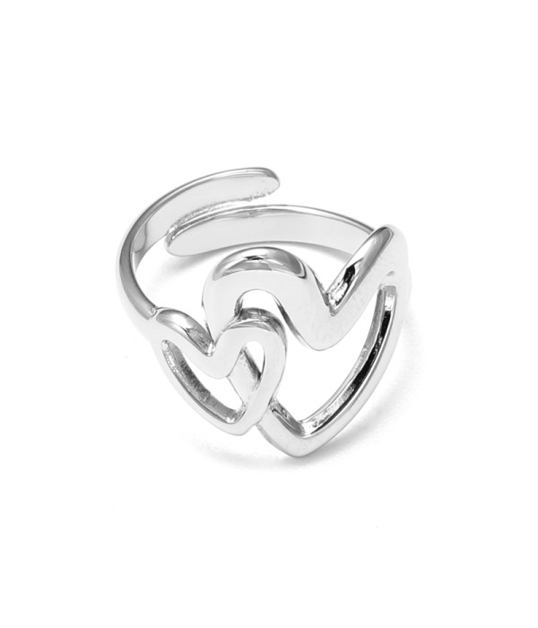 Anillo plateado de corazones