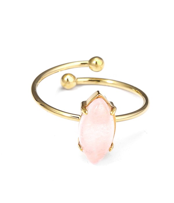 Anillo dorado con piedra marquise