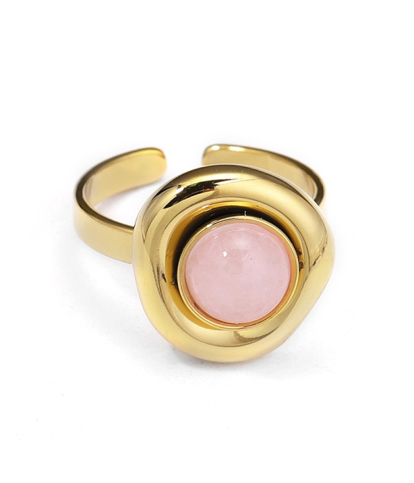 Anillo dorado con piedra redonda