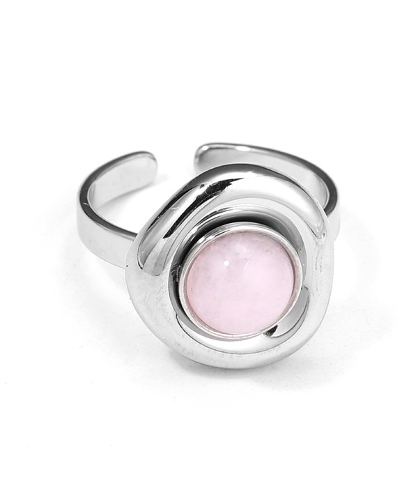 Anillo plateado con piedra redonda