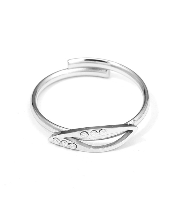 Anillo con forma de hoja y circonitas 2