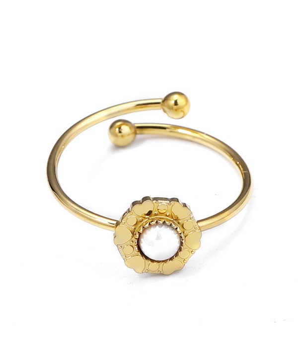 Anillo de flor con perla