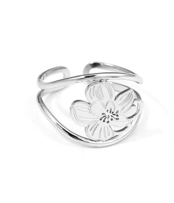 Anillo flor en calado
