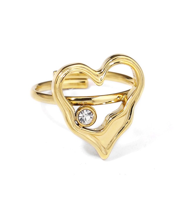 Anillo dorado de corazón con circonita