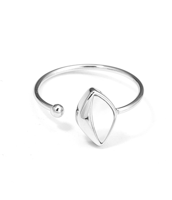 Anillo con motivo de nácar en forma de hoja 2