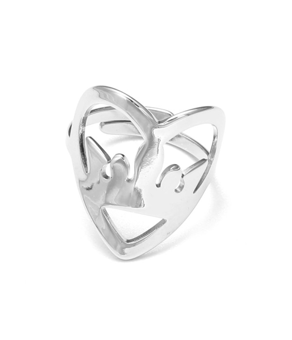 Anillo plateado de corazón con corona