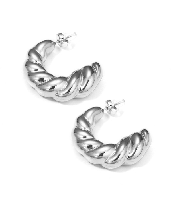 Pendientes de aros plateados efecto trenzado