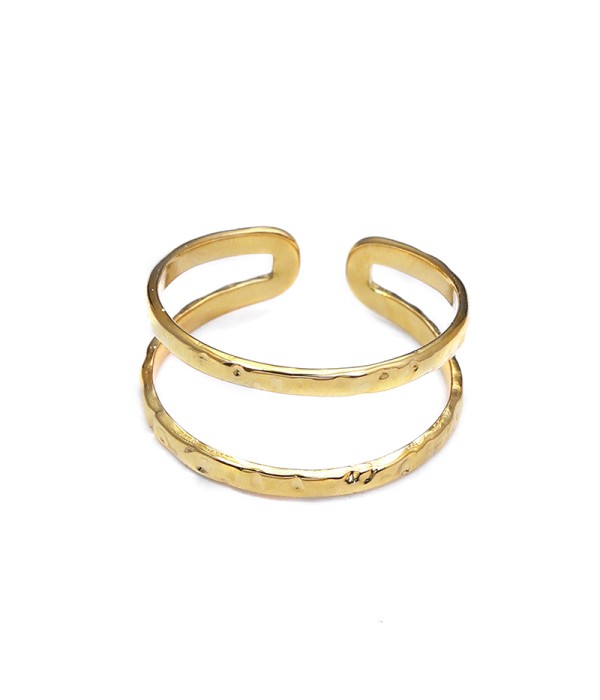 Anillo dorado martillado de doble banda