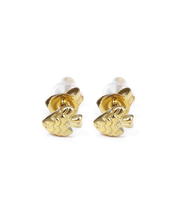 Pendientes dorados con forma de pez