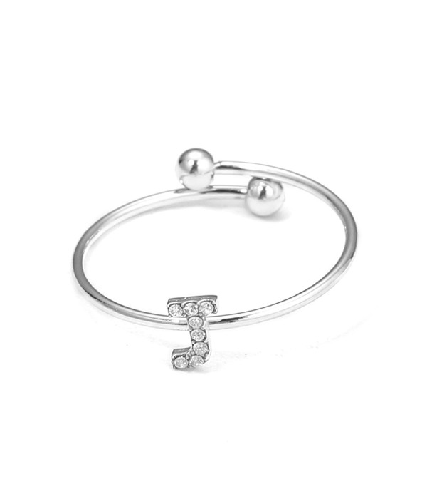 Anillo plateado con letra “J” y circonitas