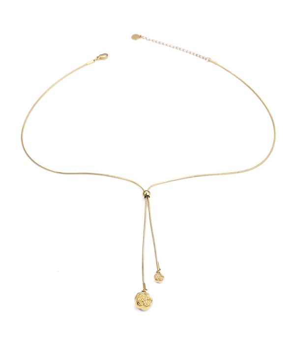 Collar dorado tipo lazo con detalles de rosas