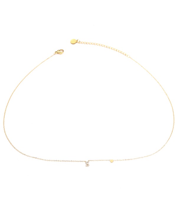 Collar dorado con letra “S” y circonitas