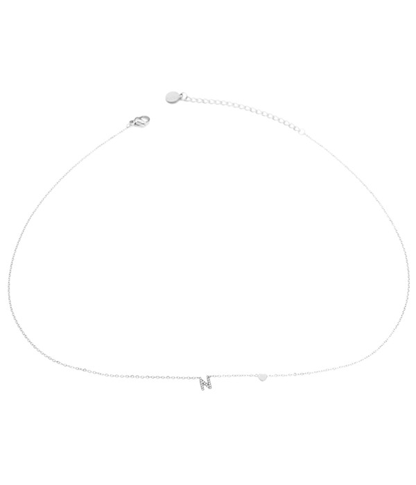Collar plateado con letra “N” y circonitas