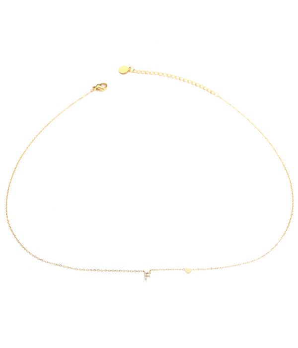 Collar dorado con letra “F” y circonitas