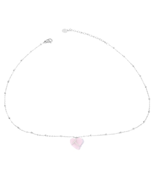 Collares plateados con corazones multicolores