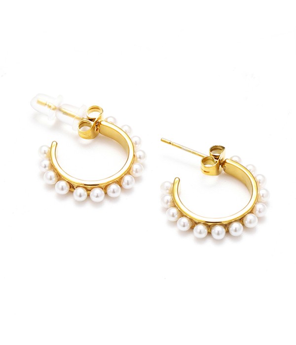 Pendientes de aros pequeños dorados con perlas