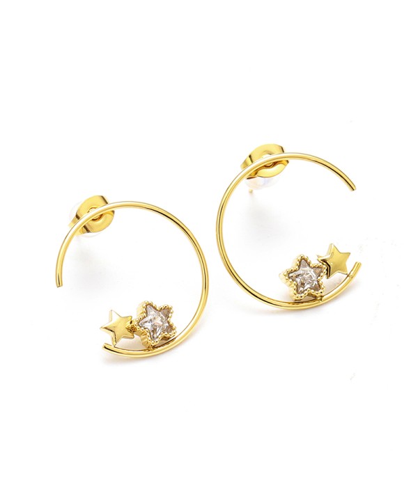 Pendientes con aros dorados abiertos con estrellas