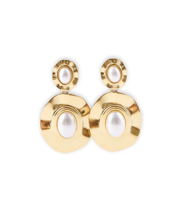 Pendientes dorados con perlas ovaladas